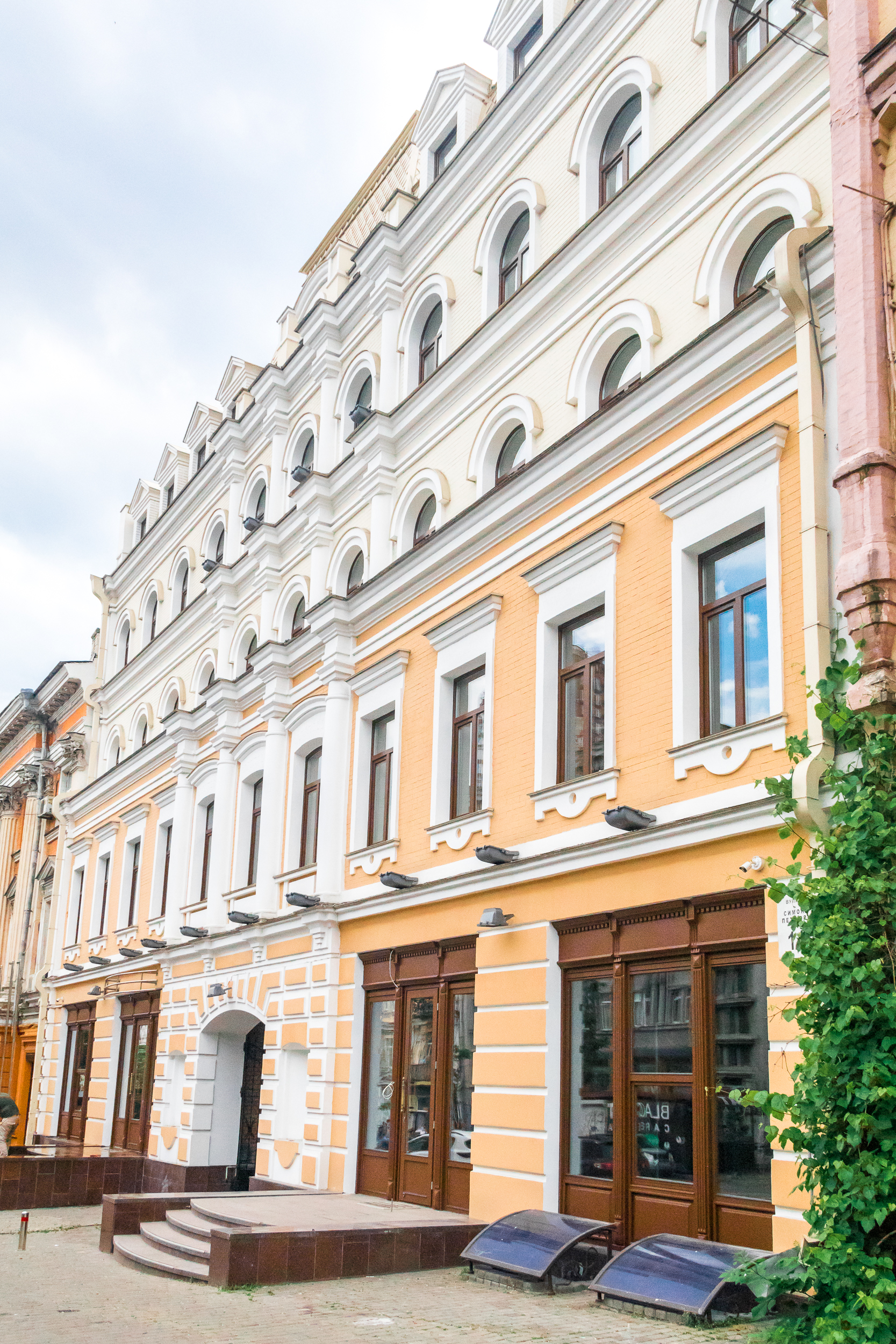 Продажа ОСЗ ул. Симона Петлюры 14. (1795 кв.м.)